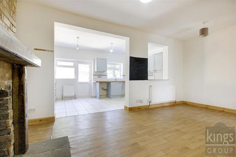 3 bedroom end of terrace house to rent, Malvern Road, Enfield