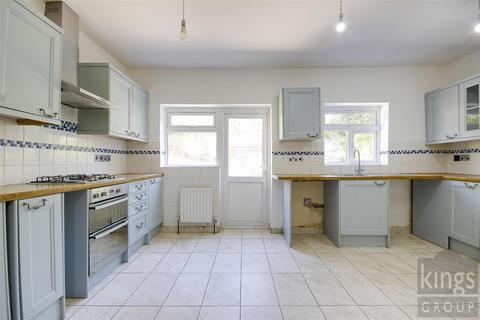 3 bedroom end of terrace house to rent, Malvern Road, Enfield