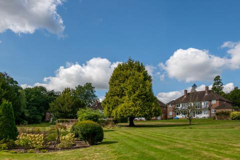 2 bedroom maisonette for sale, Merrywood Park, Reigate, RH2