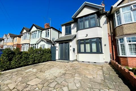 4 bedroom semi-detached house for sale, Cranleigh Gardens, Luton, Bedfordshire, LU3 1LT