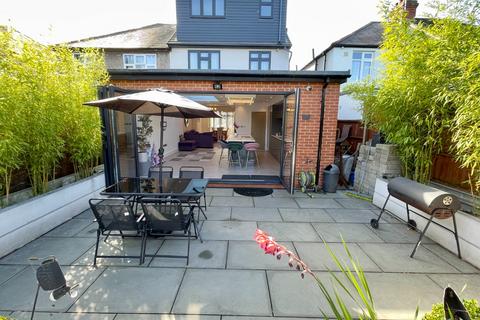 4 bedroom semi-detached house for sale, Cranleigh Gardens, Luton, Bedfordshire, LU3 1LT