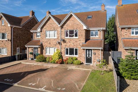 4 bedroom semi-detached house for sale, Brook Street, Hitchin SG5