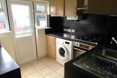 2 bedroom maisonette to rent, Woodcock Hill, Harrow, Middlesex HA3