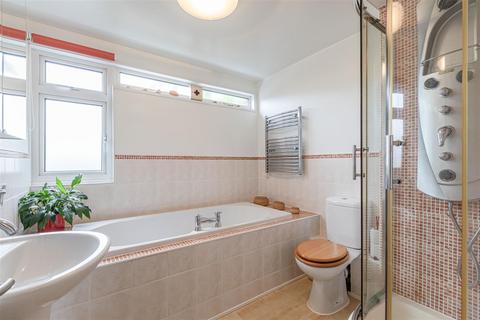 3 bedroom end of terrace house for sale, Madeira Road, West Byfleet