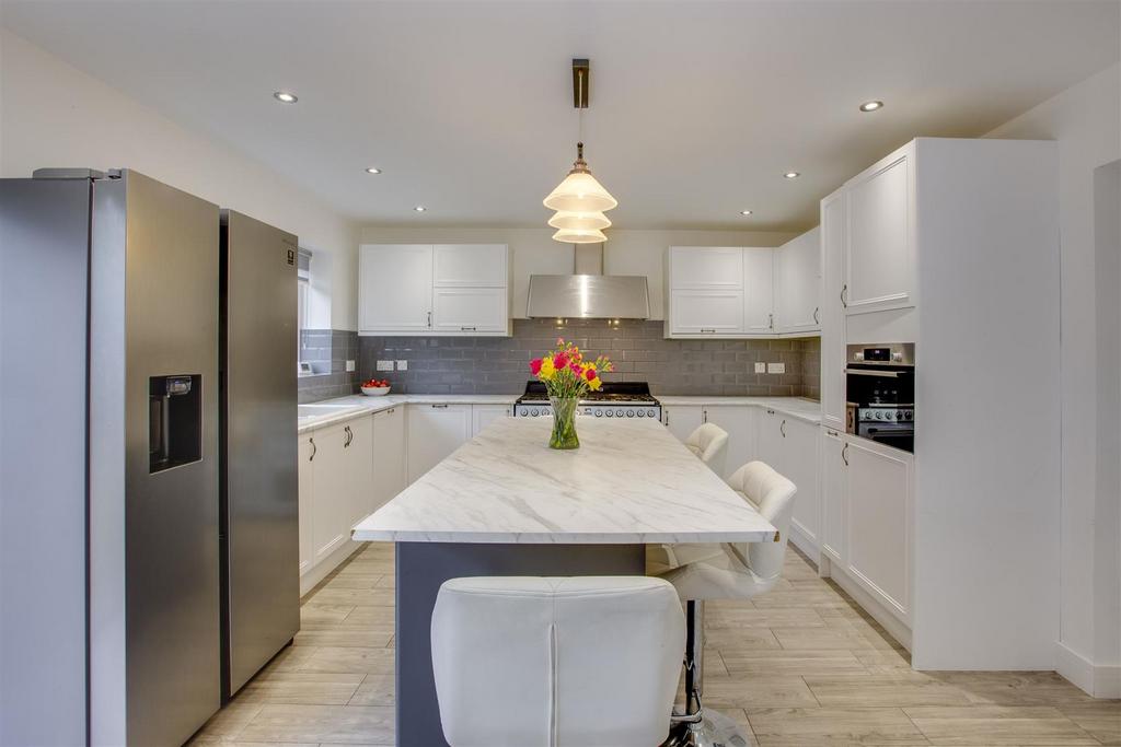 19 Verney Avenue, HP12 3 ND (LOW RES)-10.jpg