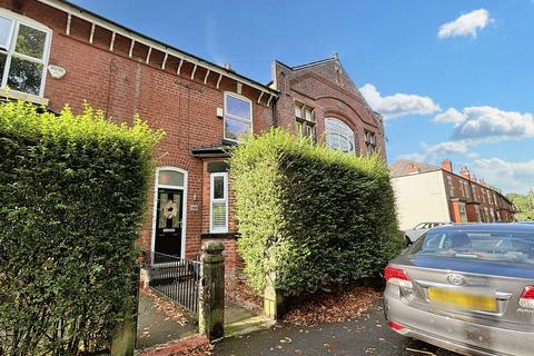 3 bedroom property to rent, Greenleach Lane, Manchester M28