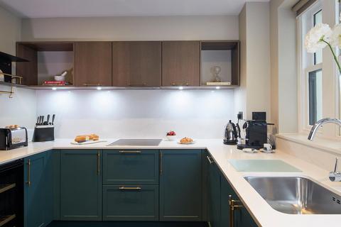 2 bedroom flat to rent, Hyde Park Gate, London, SW7