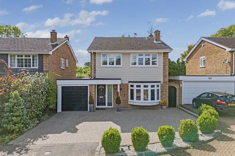 4 bedroom detached house for sale, Tudor Close, Ingatestone