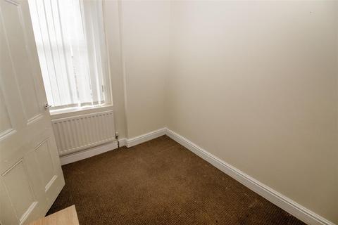 2 bedroom house to rent, Queen Victoria Street, Gateshead NE10