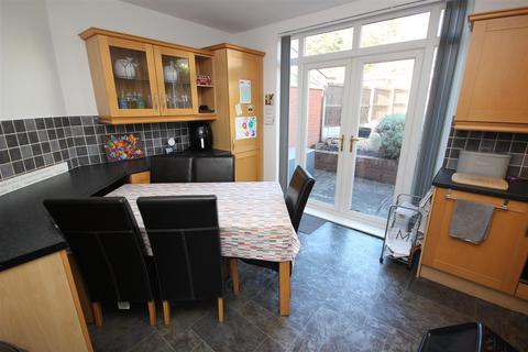 3 bedroom end of terrace house for sale, Saltwells Road, Dudley DY2