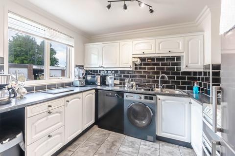 6 Gladeside, Bar Hill, Cambridge, CB23 8DY