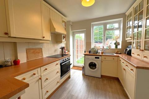 3 bedroom terraced house to rent, Balmoral Grange, Staines TW18