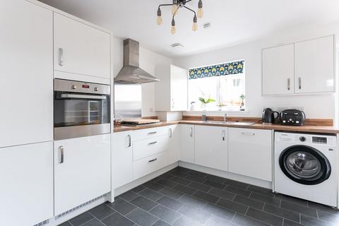 15 Bisset Place, Bathgate, EH48 2XR