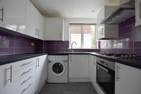 2 bedroom flat to rent, Reigate Road, Reigate, Surrey