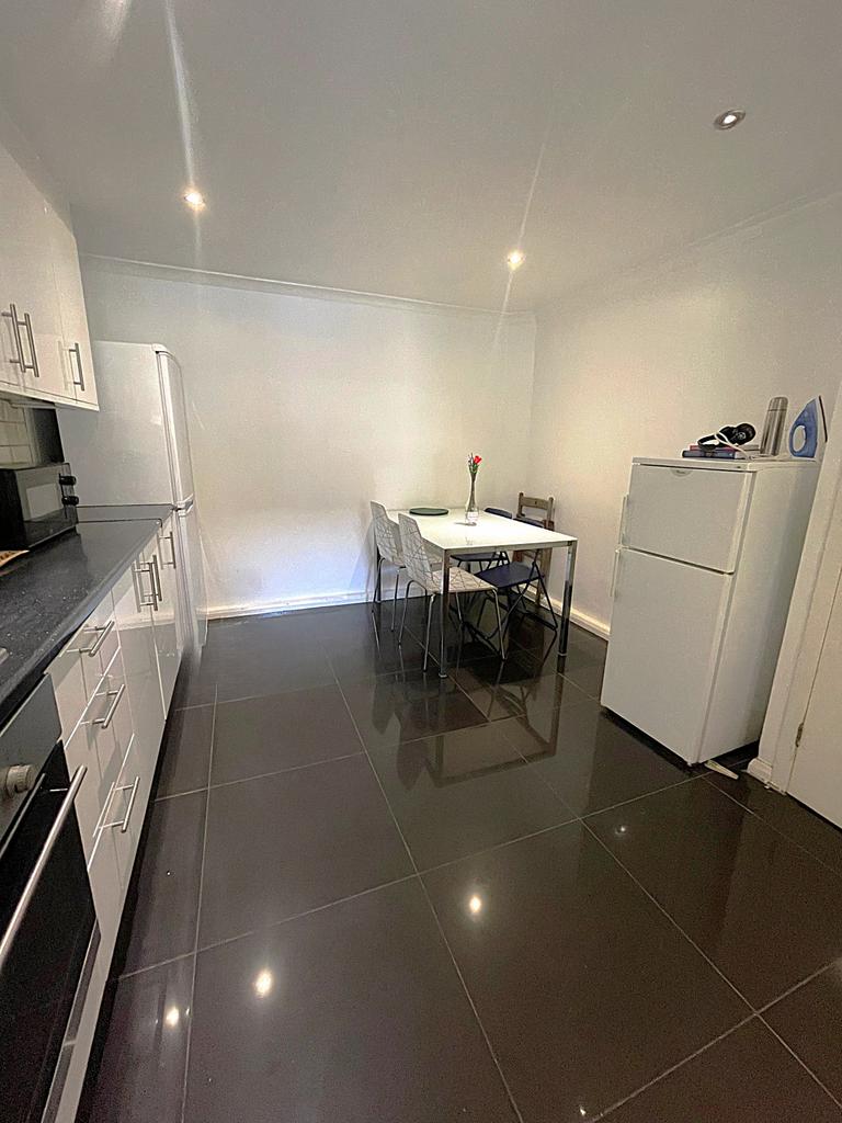 4 bedroom Fully refurbished Maisonette with Large