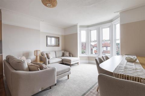 53c Manor Road, Bexhill-on-sea, TN40 1SN