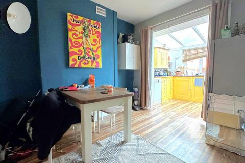 3 bedroom terraced house to rent, Sydenham Road, Bristol BS4