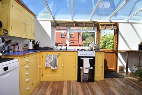 3 bedroom terraced house to rent, Sydenham Road, Bristol BS4