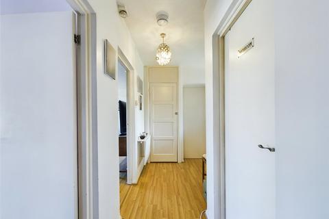 1 bedroom flat for sale, Leyburn Road, Romford RM3