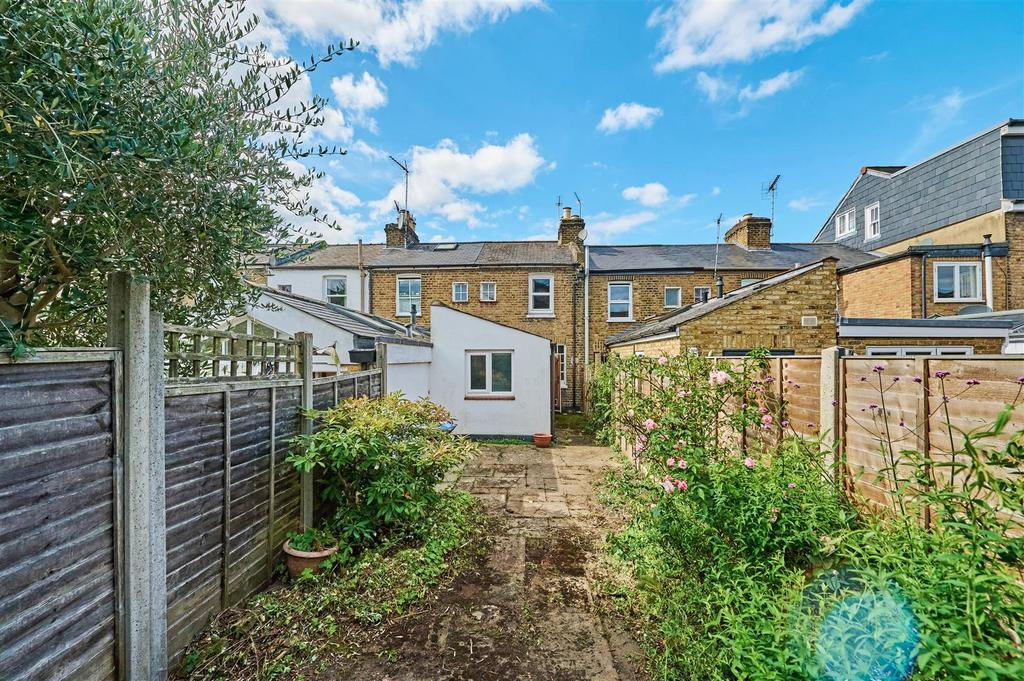 James Anderson - Stanley Rd  London SW14 7 EB  UK 1