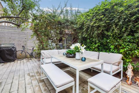 4 bedroom end of terrace house for sale, Brookfield Road, London, W4