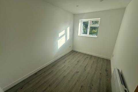 2 bedroom flat to rent, 343 Worsley Road, M30