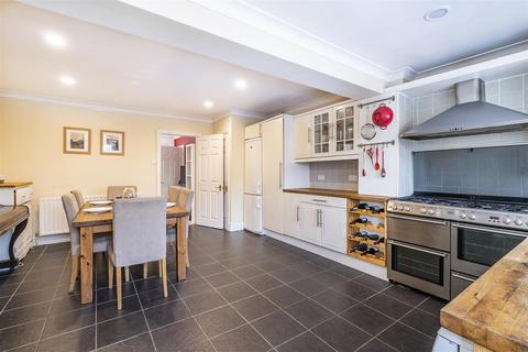 2 bedroom terraced house for sale, Horton Hill, Epsom