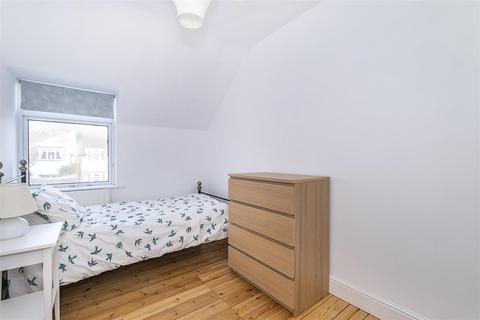 67 Horton Hill, Epsom, KT19 8SY