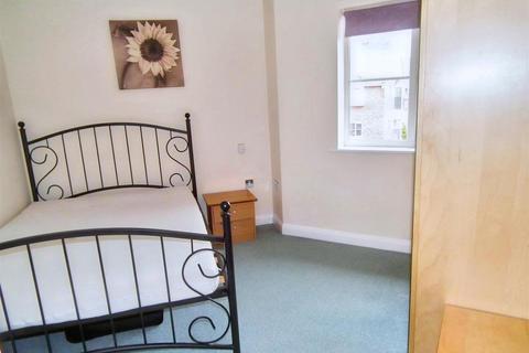 2 bedroom flat to rent, Henry Bird Way, Southbridge