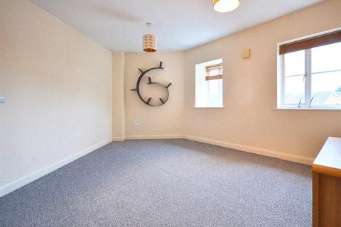 2 bedroom flat to rent, Henry Bird Way, Southbridge, NN4