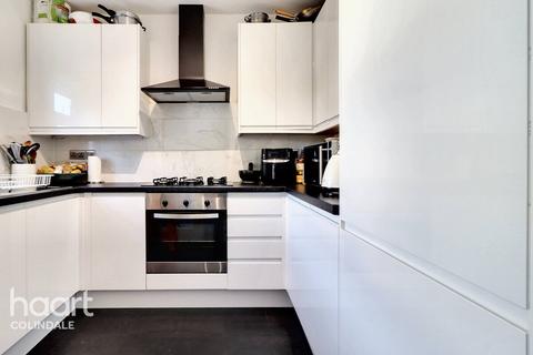 3 bedroom semi-detached house for sale, Hillside, NW9