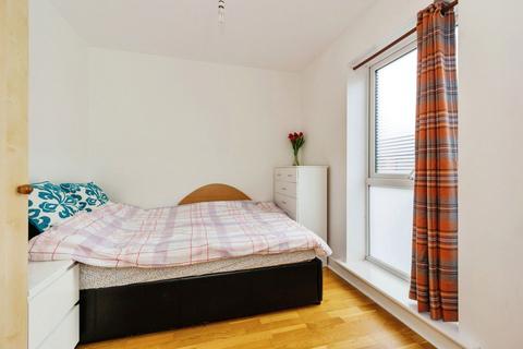 22 Garforth Avenue, Manchester, M4 6JS