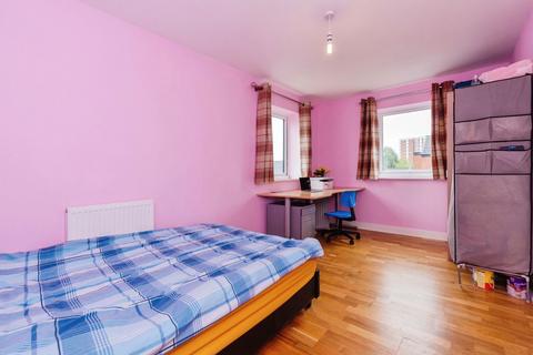22 Garforth Avenue, Manchester, M4 6JS