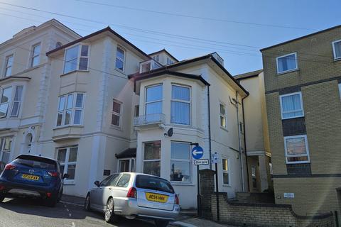 2 bedroom flat to rent, George Street, Ryde PO33