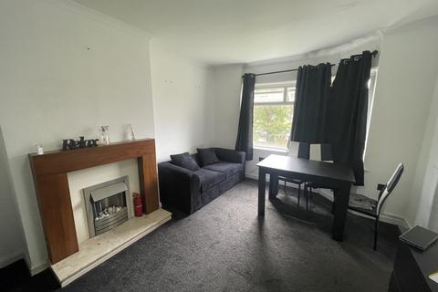 2 bedroom flat for sale, 119! Bridge Road, TW7 6HF