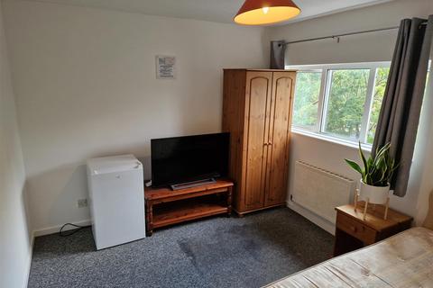 1 bedroom property to rent, A Room in Bossiney Place, Fishermead, Milton Keynes