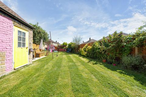 4 bedroom detached house for sale, Northwood Road, Harefield, Uxbridge