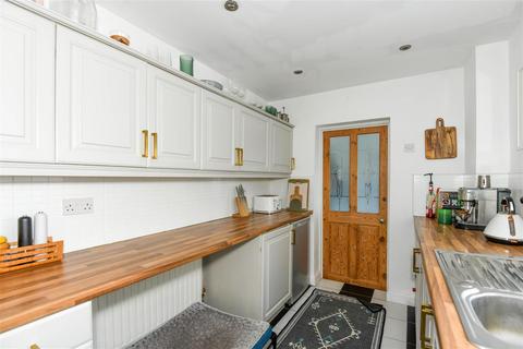 39 Gloucester Road, Trowbridge, BA14 0AB