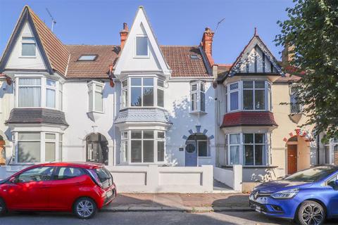 5 bedroom terraced house for sale, Leighton Avenue, Leigh-On-Sea