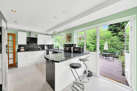 5 bedroom semi-detached house for sale, Eden Road, Bexley, DA5