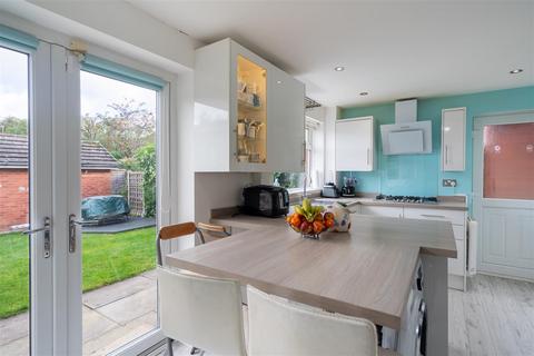 3 bedroom semi-detached house for sale, Osprey Grove, Leeds LS17