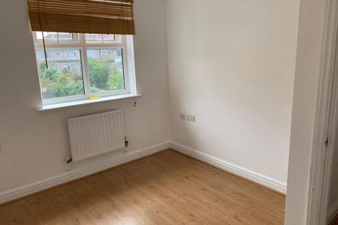 3 bedroom flat to rent, HARROW, HA2 8FD