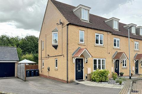 4 bedroom end of terrace house for sale, Ox Meadow, Cambridge CB25