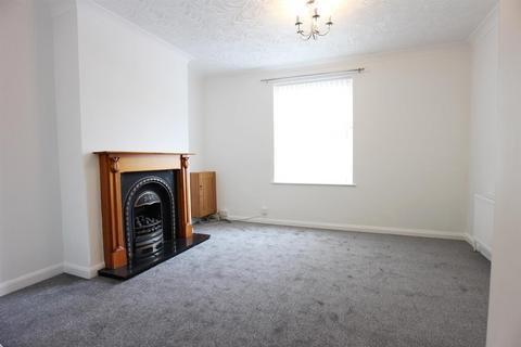 3 bedroom terraced house to rent, Stradbroke Road, Pakefield