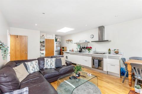 1 bedroom flat for sale, Upper Richmond Road West, East Sheen, SW14