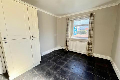 3 bedroom semi-detached house to rent, Millford, Leam Lane Estate, Gateshead