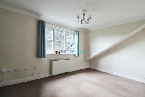 1 bedroom flat to rent, Silkwood Court, Slough