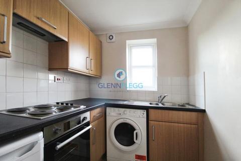 1 bedroom flat to rent, Silkwood Court, Slough