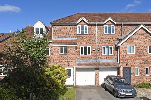 4 bedroom house to rent, Whitecross Gardens, Huntington Road, York, YO31