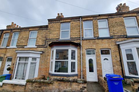 3 bedroom terraced house to rent, Highfield, Scarborough